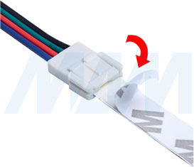 Установка коннектора SLIM для присоединения отрезка ленты RGB к блоку питания (артикул LSA-10R4-SL-SP), фото 3