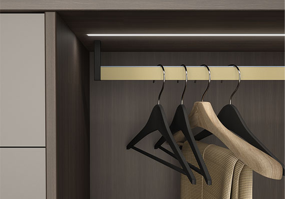 Прямоугольная штанга от PULSE в цвете матовое золото для шкафа и гардеробной
